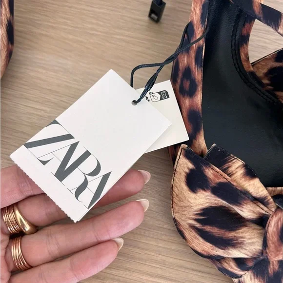 Zara Women's Leopard Print Heels - Picture 4 of 4